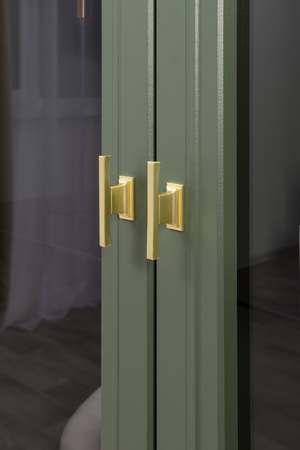 Шкаф-витрина Марион 16.397.02 дымчатый зеленый K521, олива шагрень AG 1050 ПВХ